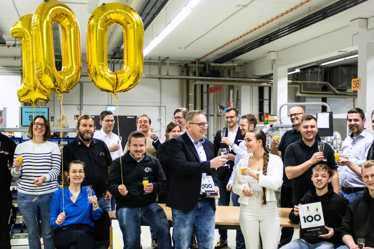 Top 100 Bluhm Weber Group Gruppenfoto 2024