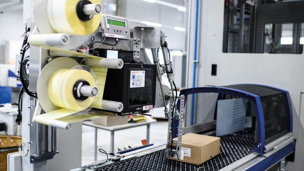 Legi-Air 4050E label on the side of the carton