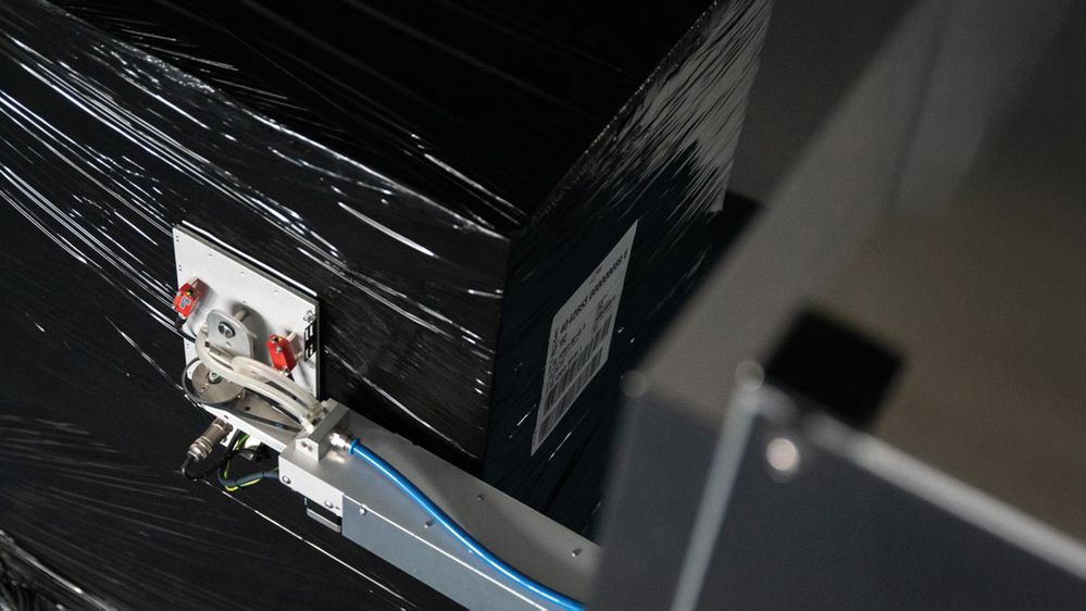 Legi-Air 182 labels pallet 2-sided on foil packaging