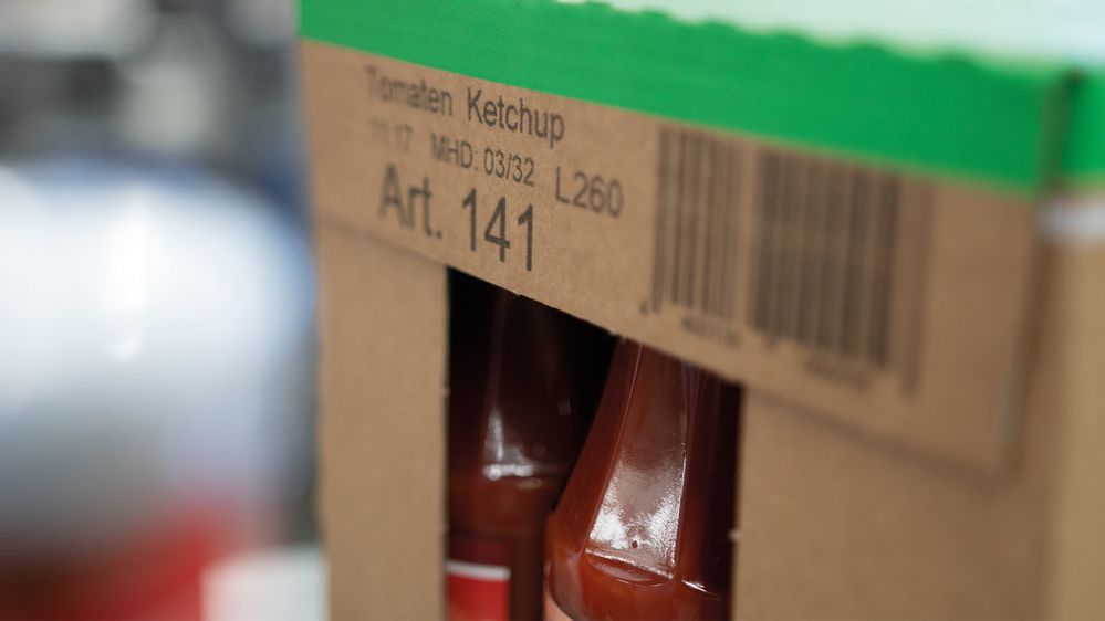 Food packaging board printed with Markoprint integra Singular 108 inkjet printer