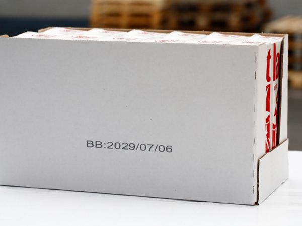 Inkjet coding on white carton shelf tray