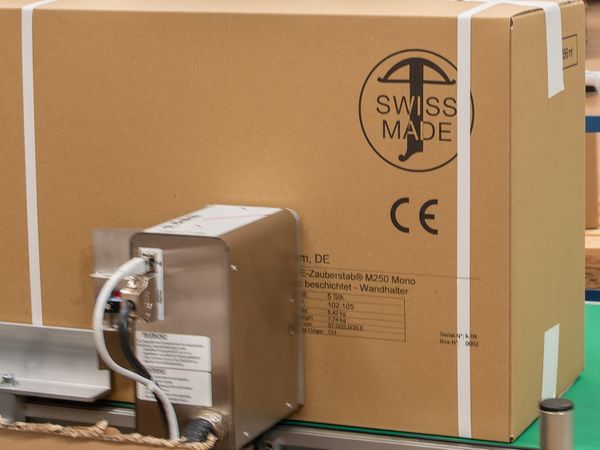 Industrial inkjet printer Markoprint integra PP 108 prints on shipping carton