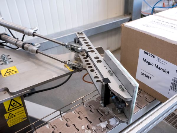 Legi-Air 4050E label on the side of carton 2