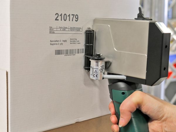 Carton printed with Markoprint X1JET HandHold inkjet printer