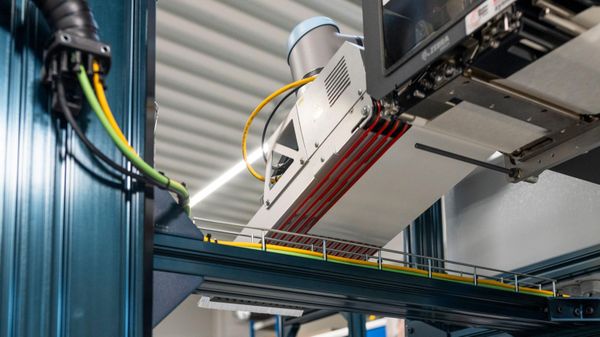 Legi-Air 4050B-R labeling with robot