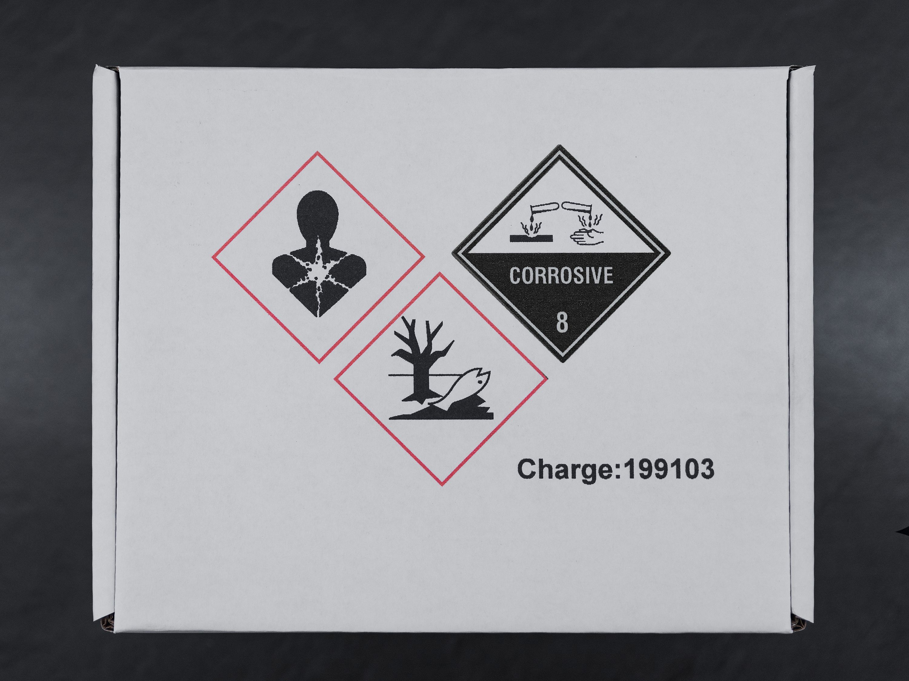 Two-colour GHS-labelled cartons with Markoprint integra PP 108 bicolour inkjet printer