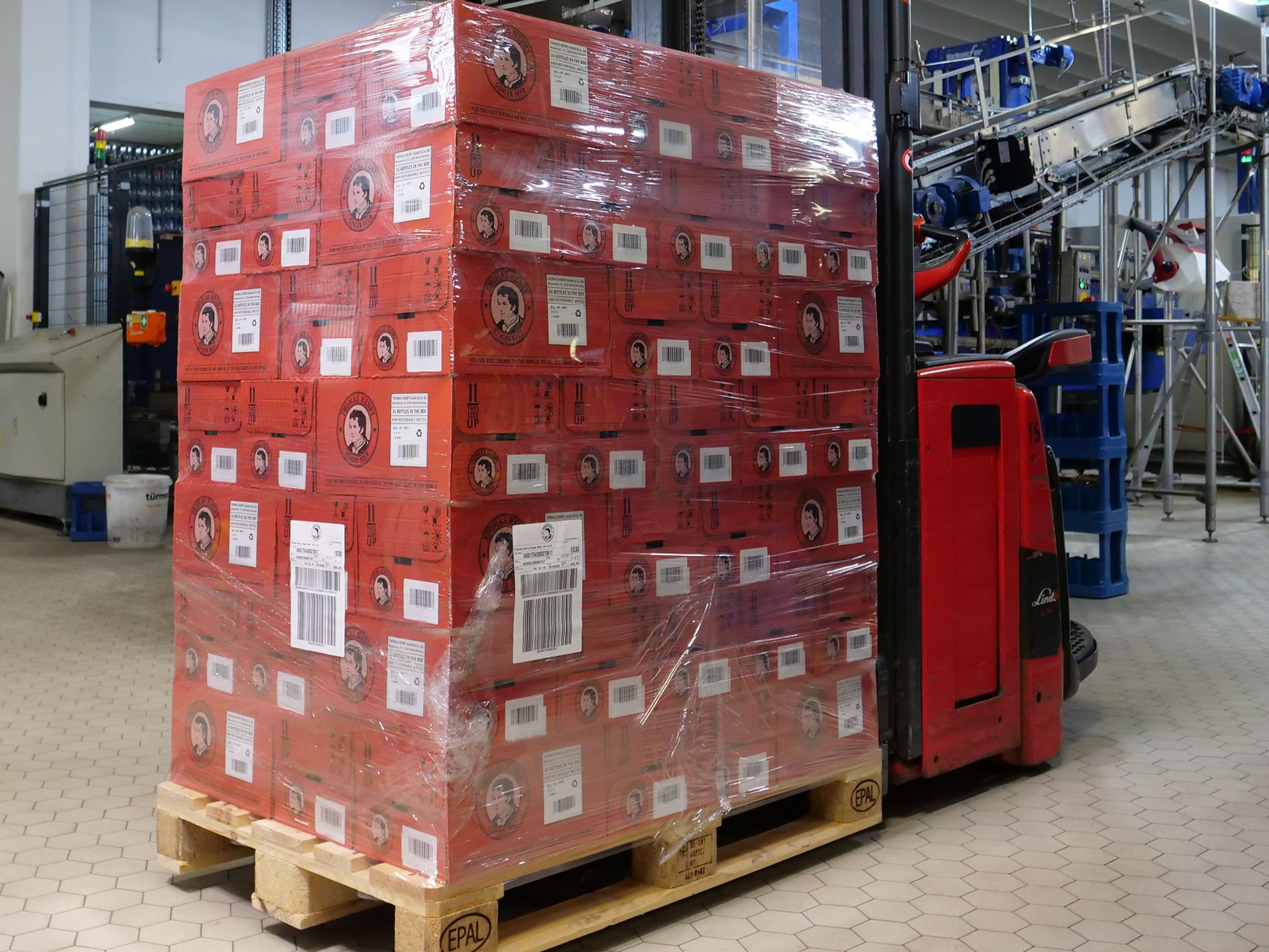 2-sided labeling on beverage pallet