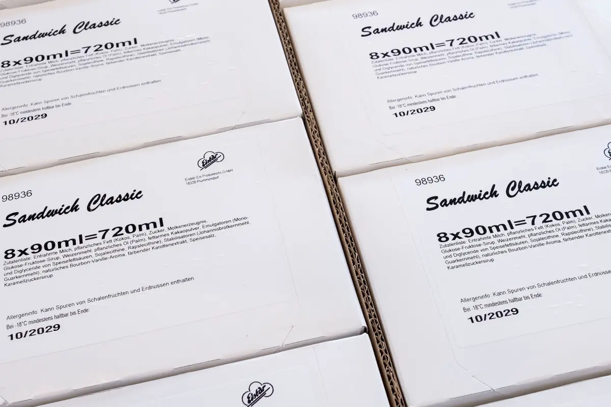 Labels on food transport packaging